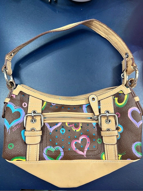 XOXO Handbags - Vintage Xoxo Heart Print Shoulder Bag in Brown & Tan